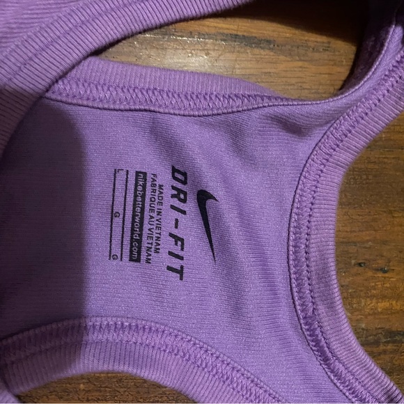 Nike purple shirt - Picture 2 of 3